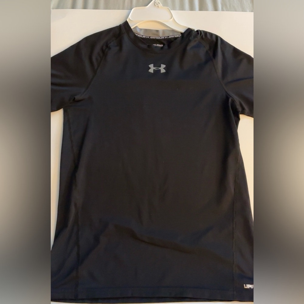 Under Armour Black Short Sleeve Compression Tee with Gray Logo